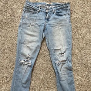 Women’s Levi’s jeans